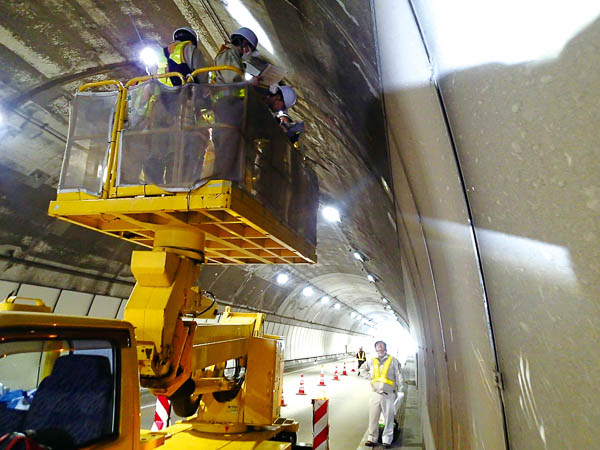 トンネル点検実習状況