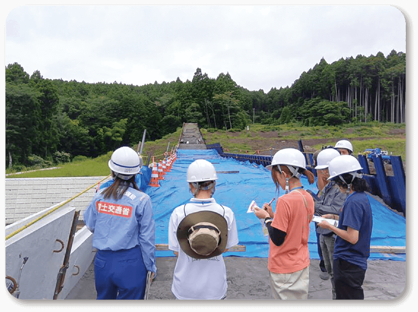 砂防施設工事現場を見学