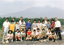 上井出小学校の移植先での集合写真