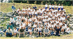 富士
宮第四中学校の移植先での集合写真