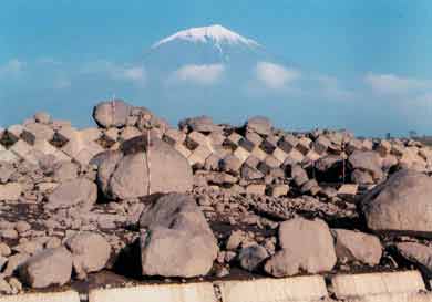 平成12年11月21日に発生した大土石流で流された2mの大量巨石（第9床固工）の写真