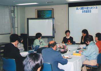 座談会の風景