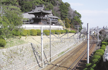 清見寺門前のJR　写真