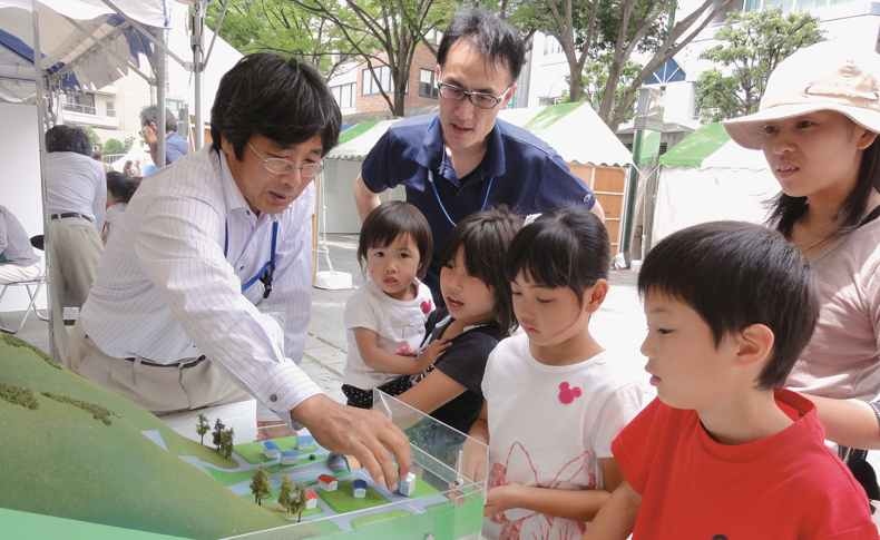  静岡市葵区青葉通りで土砂災害模型で啓発活動（6/1）