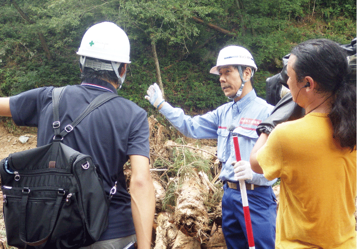 渓流の緊急点検に密着取材