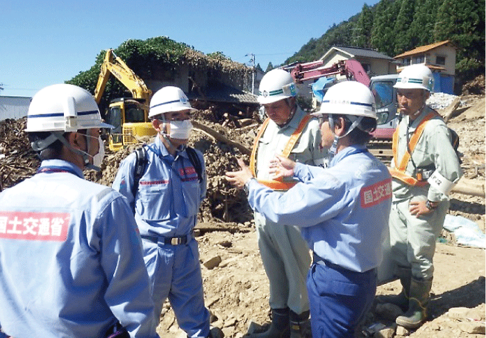 現場での施工打ち合わせ状況