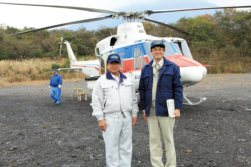 須藤富士宮市長（左）と事務所長