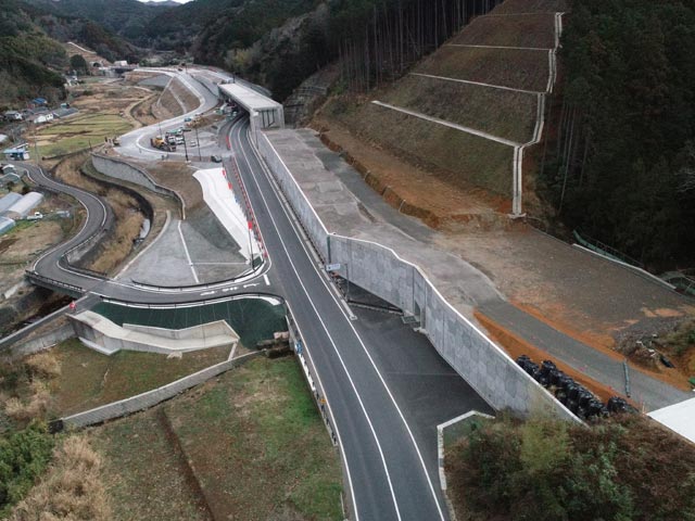令和3年度 河津下田道路逆川地区南道路建設工事