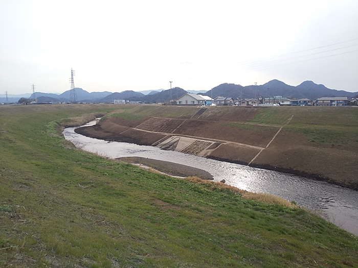 令和3年度 狩野川上流部堤防維持管理修繕工事