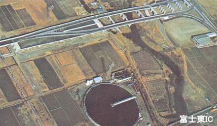〈昭和50年3月　田子ノ浦高架橋（暫定２車線開通） 〉