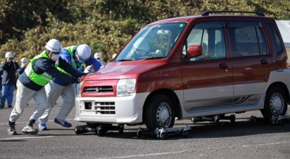 ゴージャッキを用いた建設業者による車両撤去