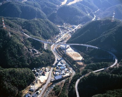 小里川ダム空撮写真