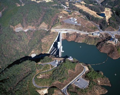 小里川ダム空撮写真