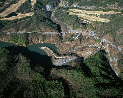 小里川ダム空撮写真