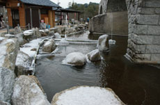 ��̐ς���A���΂������s�E�R��