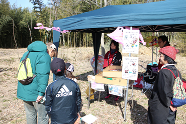 凧に自分で絵を描こう　「日本凧の会」