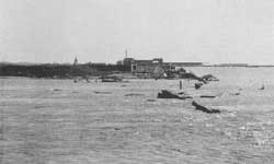 昭和34年9月　伊勢湾台風による宝神町地内破堤状況