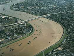 平成1年9月出水　台風22号による浸水被害　万場大橋付近
