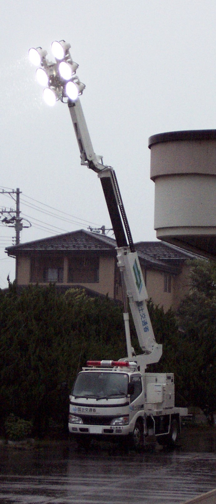 事業概要 照明車 発電機付 4輪駆動 国土交通省 中部地方整備局 高山国道事務所