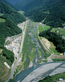 黒川と三峰川の合流地点