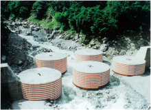 セル群堰堤（与田切川）