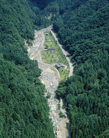 大鳥河原砂防堰堤群（支川押出沢）