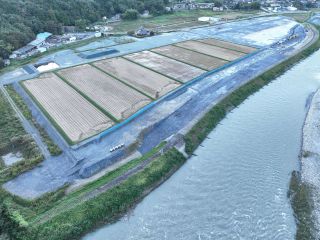 B 小和田築堤護岸8月 工事状況の画像-1