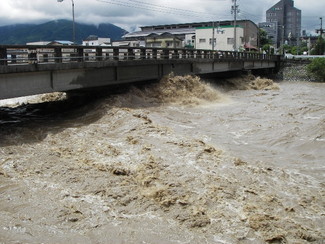 諏訪湖・天竜川上流部に甚大な被害を及ぼした「平成18年7月豪雨」
