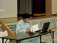 体験報告する若手技術者