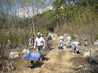 植栽活動をされている皆さん