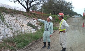 片桐松川の現場にて