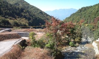 新宮川と唐山沢