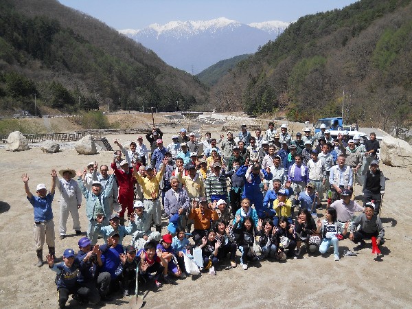 唐山沢砂防林の植樹