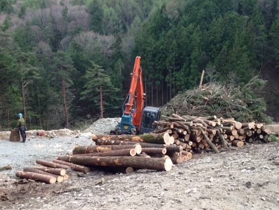 松川町で砂防堰堤の工事に着手しました。