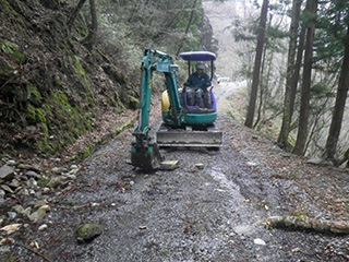 黒川林道で除石の様子