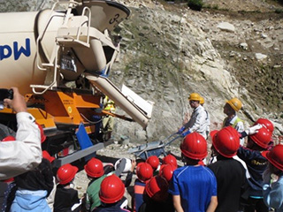 現場見学の様子