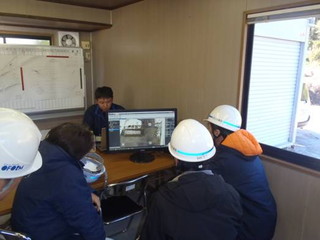 データの編集作業の様子