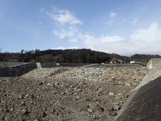 中田切渓流保全工（下流から）