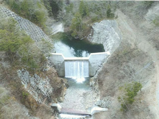 中田切第4砂防堰堤（下流から）H29.4