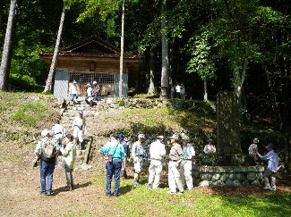 四徳神社と災害移住記念碑