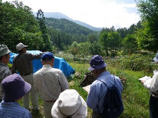 谷筋から当時の建物の位置を確認