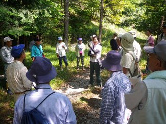 当時の小河内洞集落の思い出を語る参加者