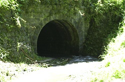 北の沢眼鏡橋 右側